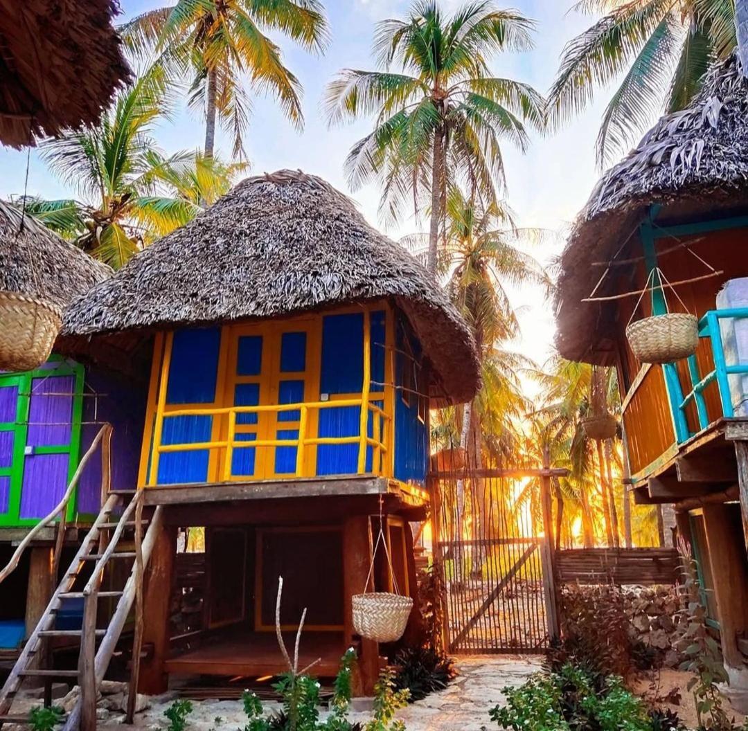 Cocokabanasrote Apartment Nembrala Bagian luar foto