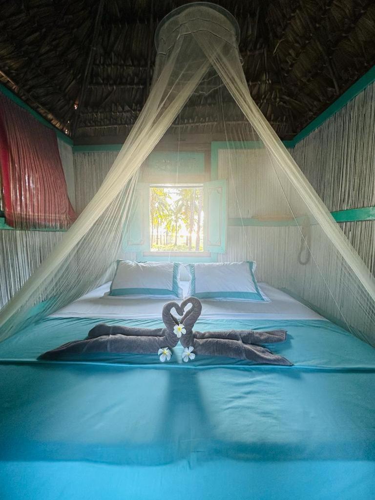 Cocokabanasrote Apartment Nembrala Bagian luar foto
